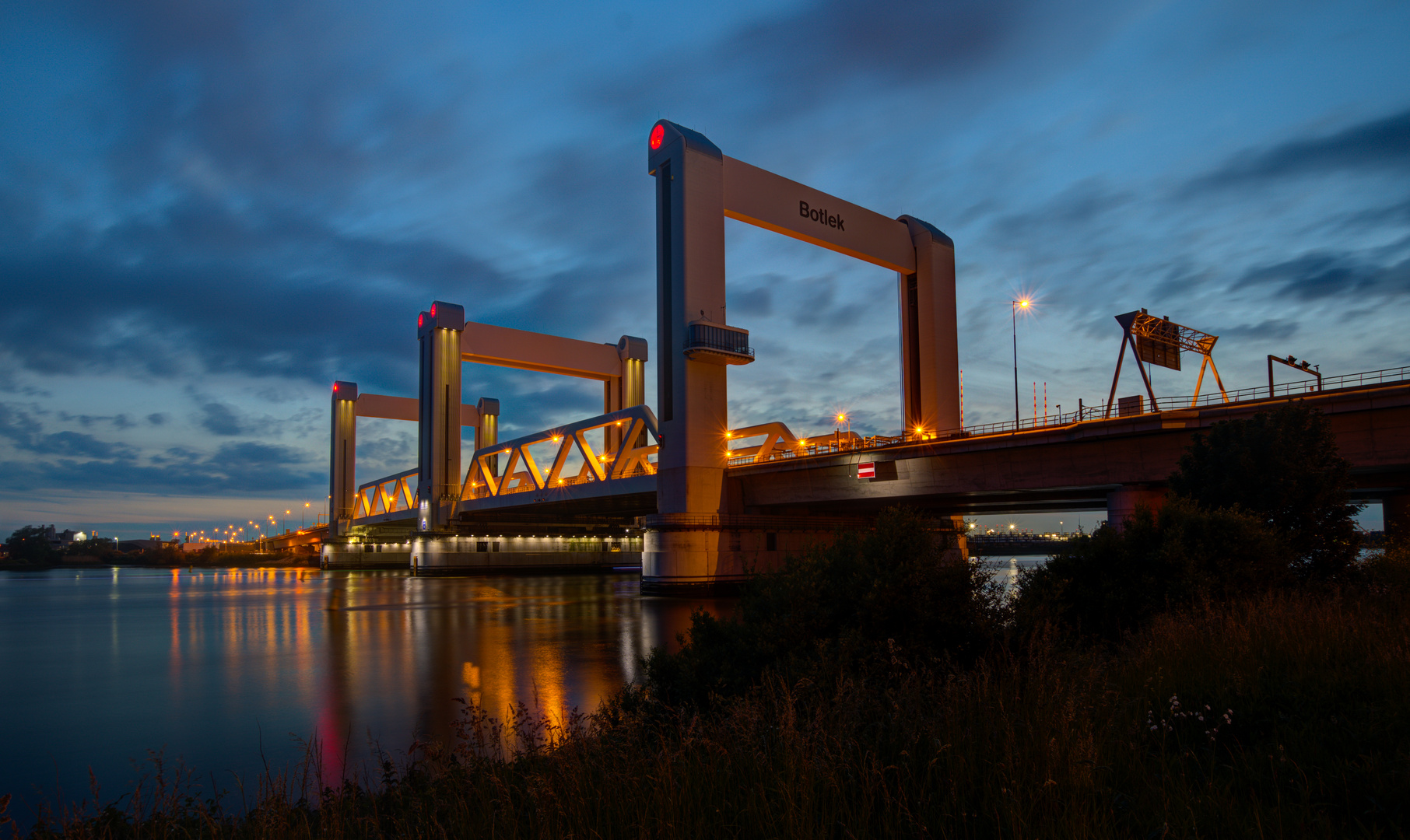 Botlek - Venkelweg - Oude Maas - Botlekbrug - 08