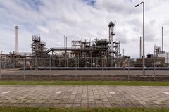 Botlek - Vondelingenweg - Shell Refinery - 01