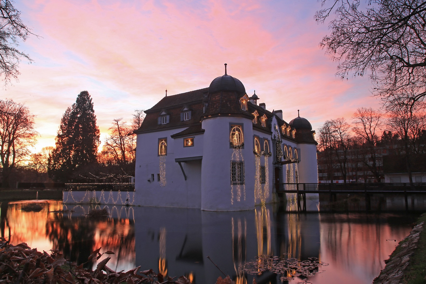 Bottminger Schloss in rosa