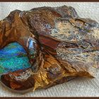 Boulder Opal im Muttergestein