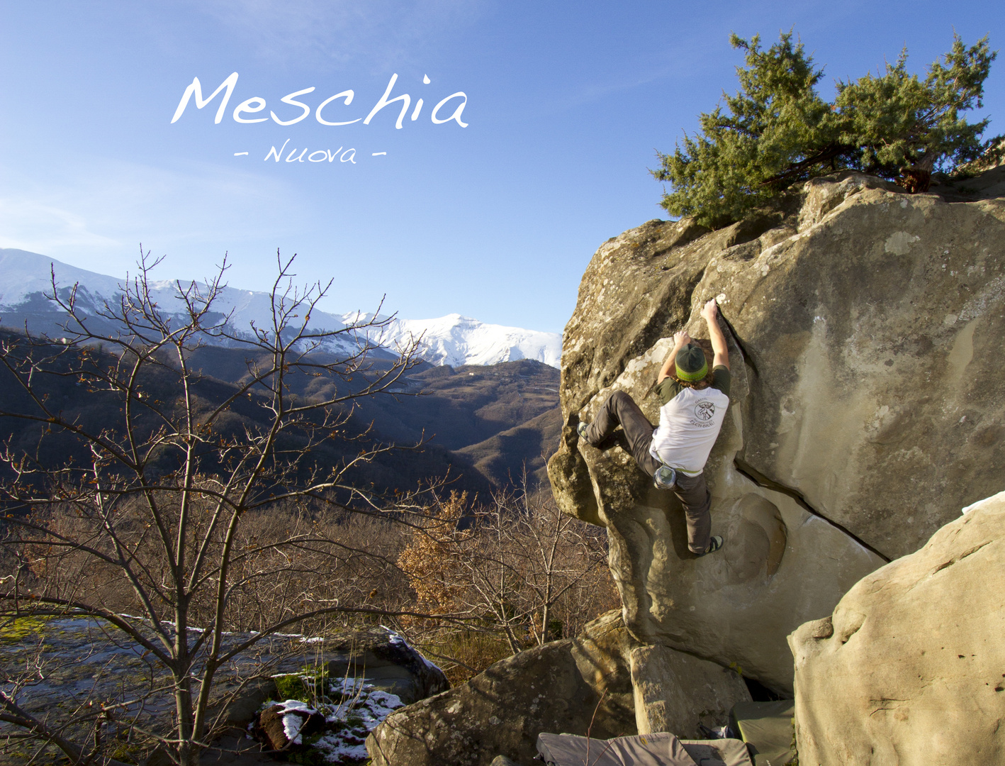 Bouldering in Meschia