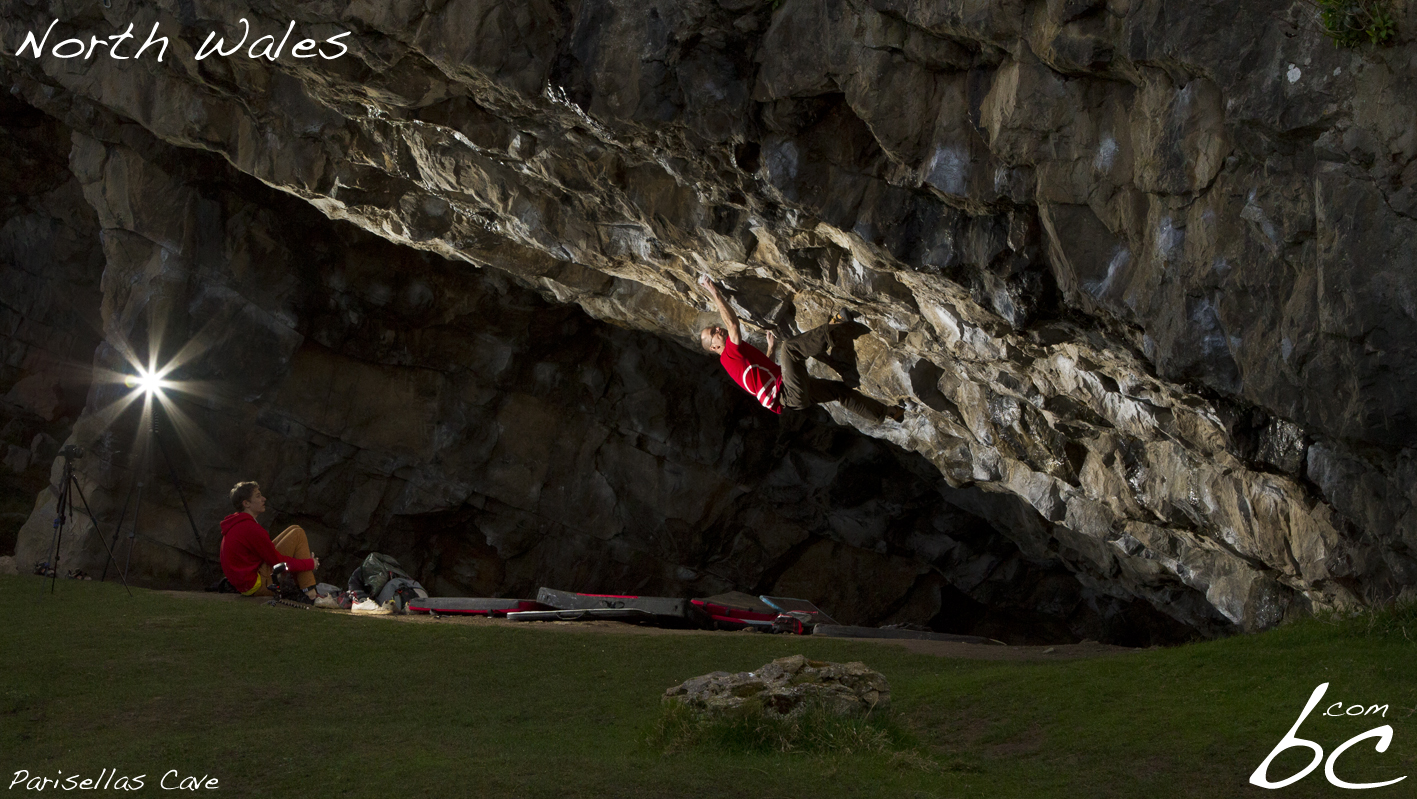 Bouldering in North Wales - Parisella's Cave