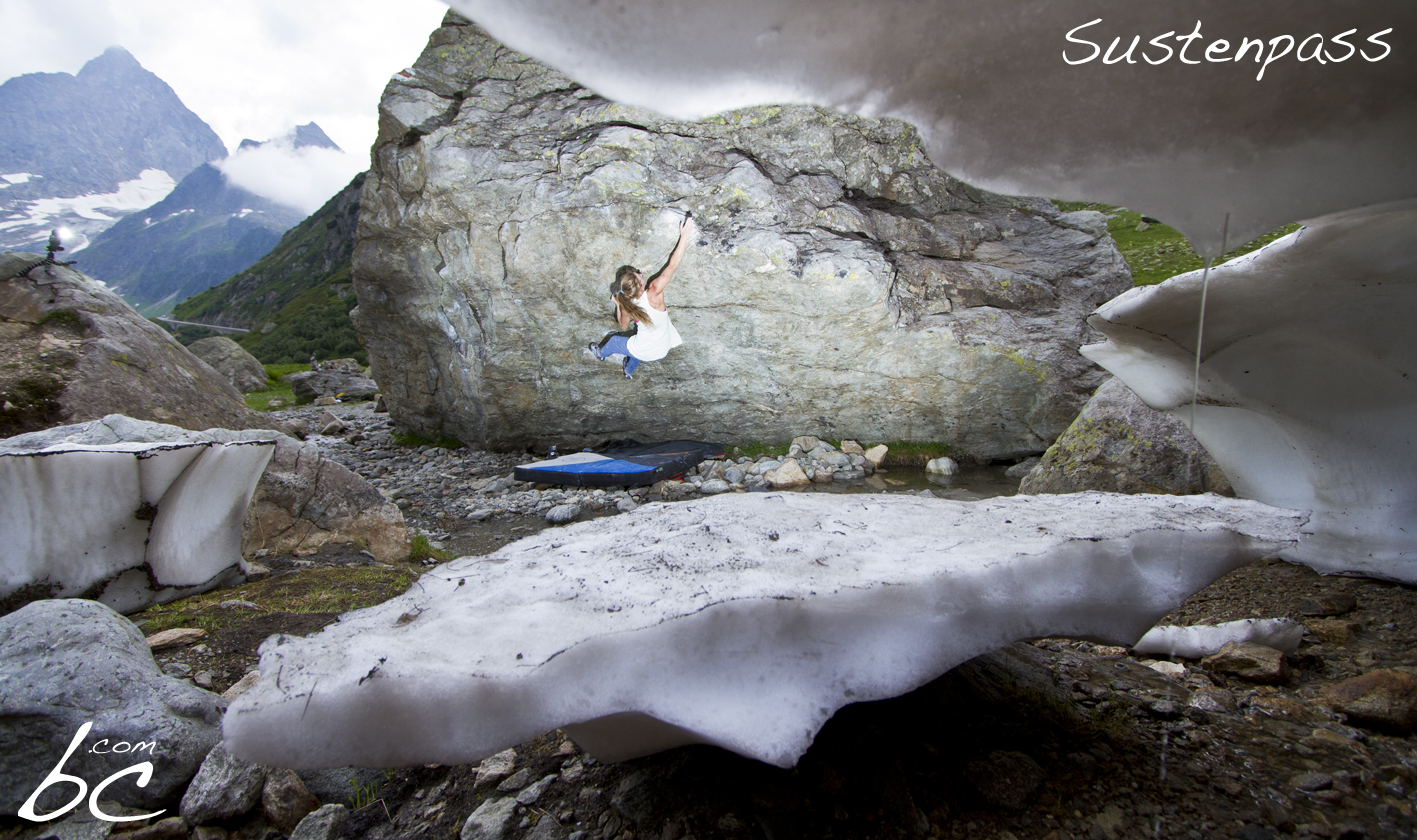 Bouldering on Sustenpass