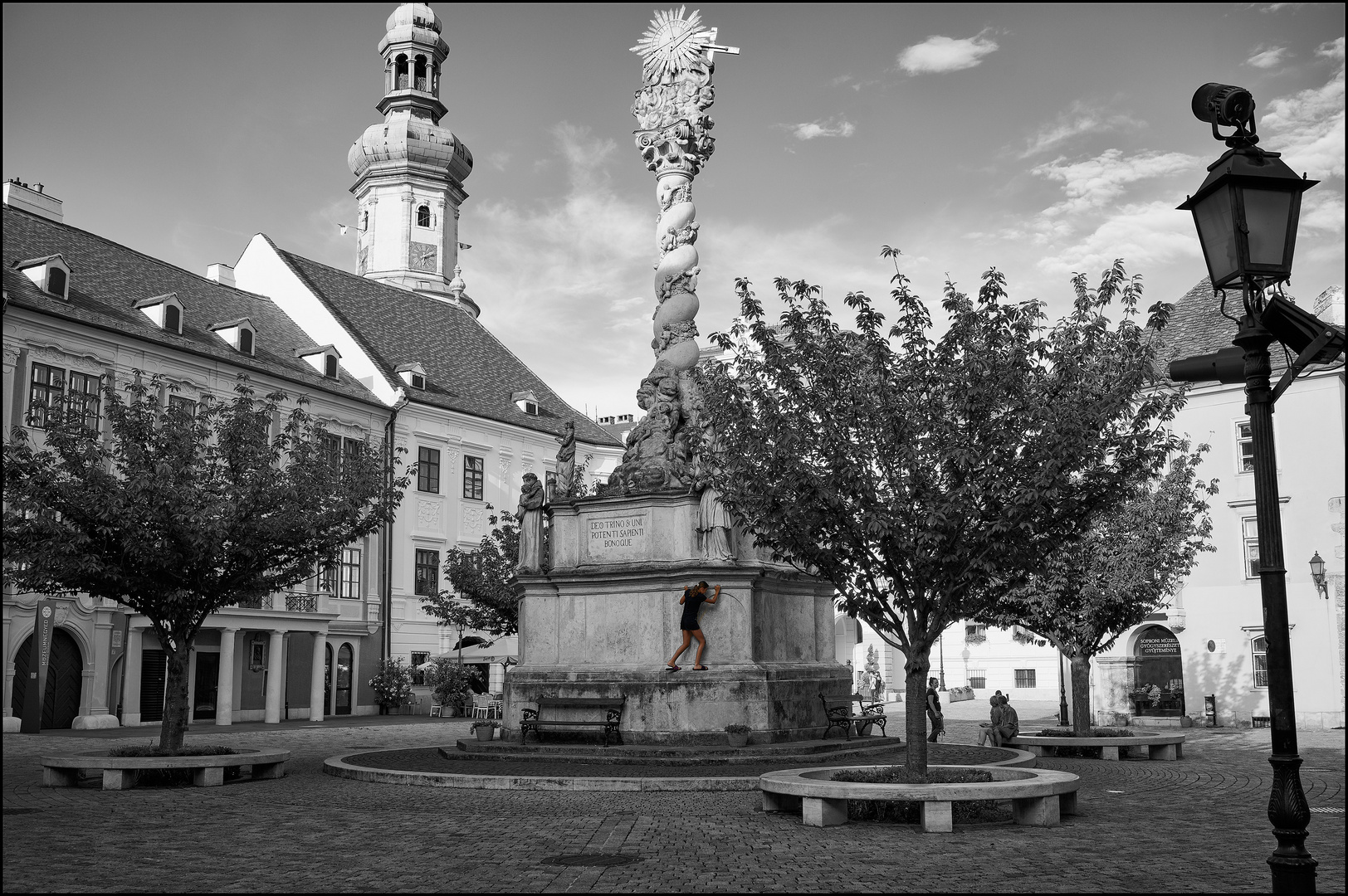 Bouldern an der Dreifaltigkeitssäule.