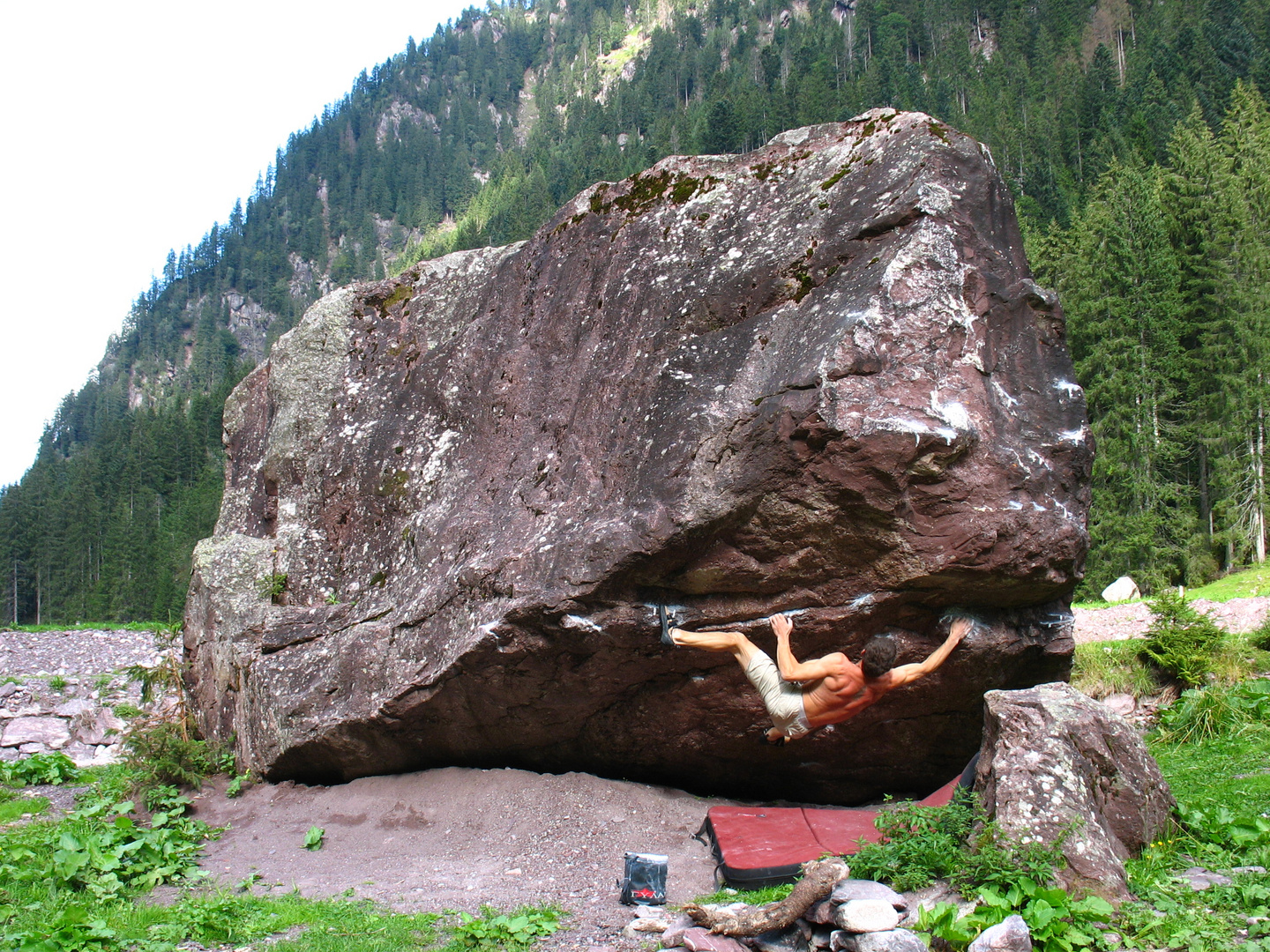 BOULDERN IM MURGTAL SCHWEIZ