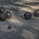 Boule in der Dämmerung. Oder ist es Boccia?