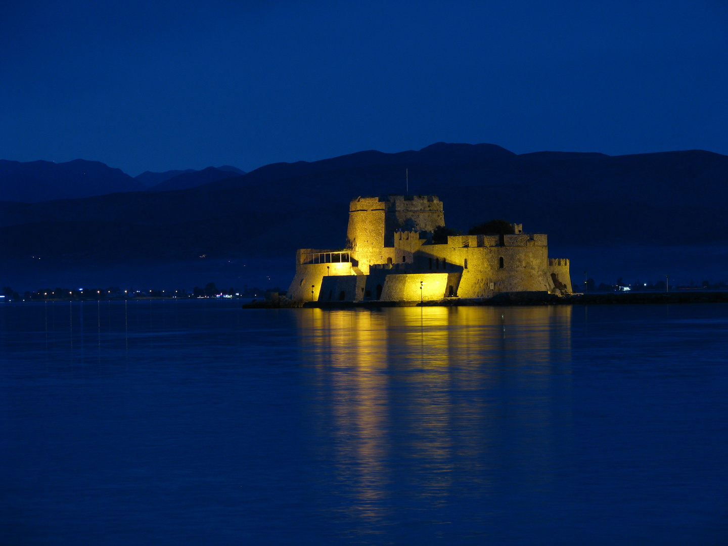 Bourtzi-Festung im Hafen von Nafplion