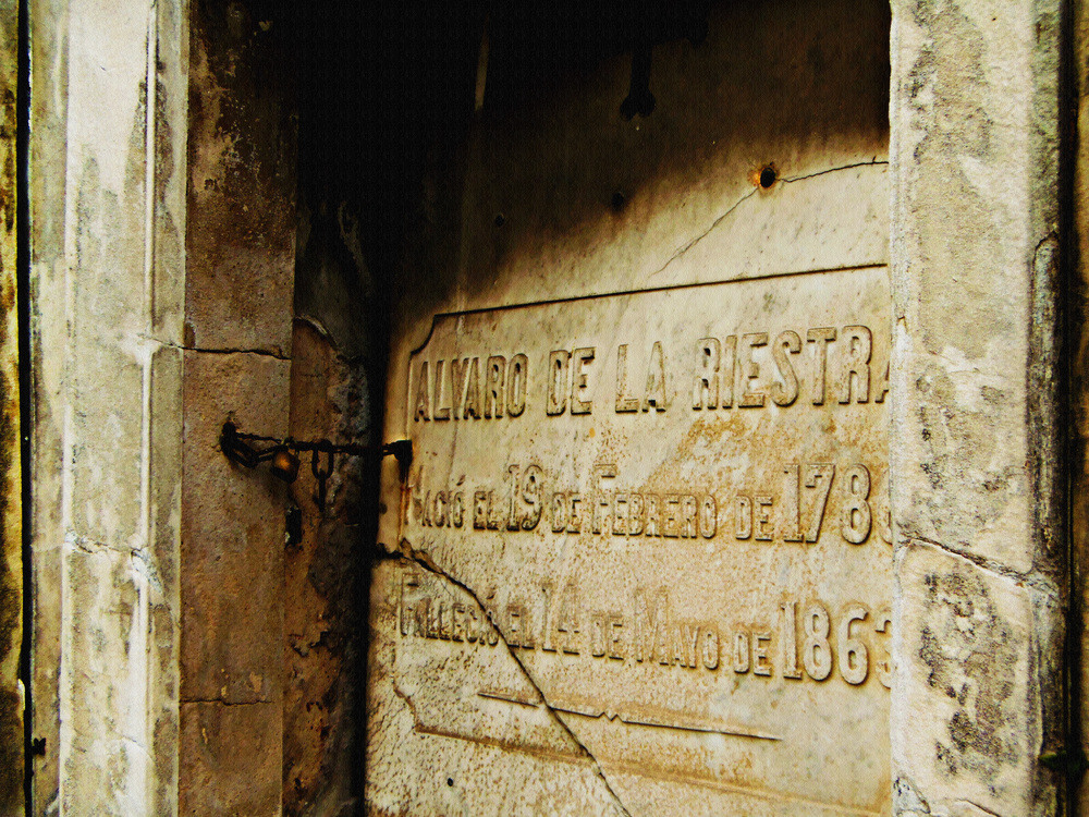 Bóveda de Alvaro de la Riestra - Cementerio de la Recoleta