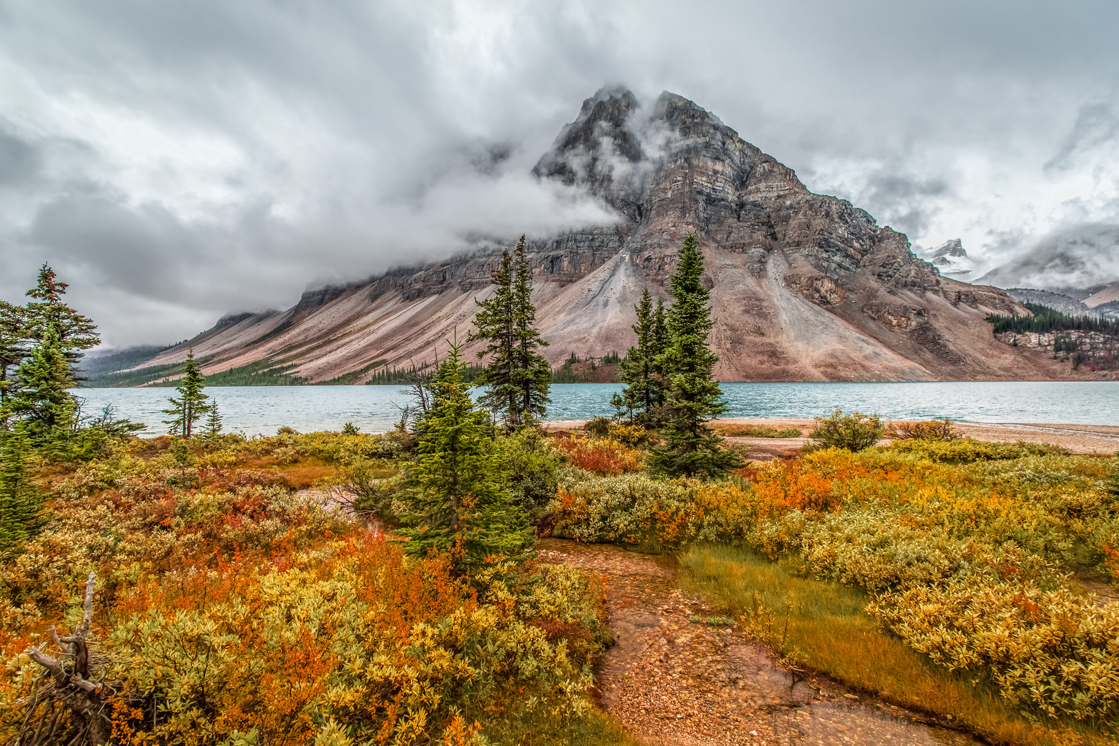 Bow Lake im Herbst