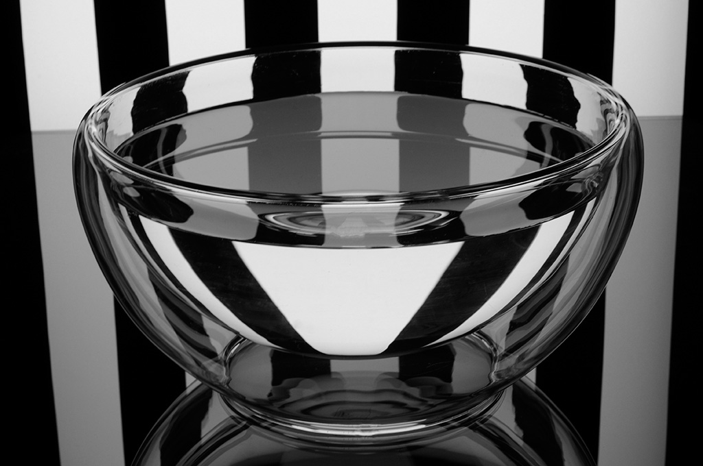 Bowl black & white