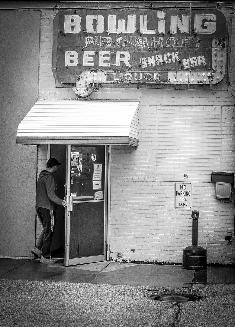 Bowling Beer and Snack Bar 