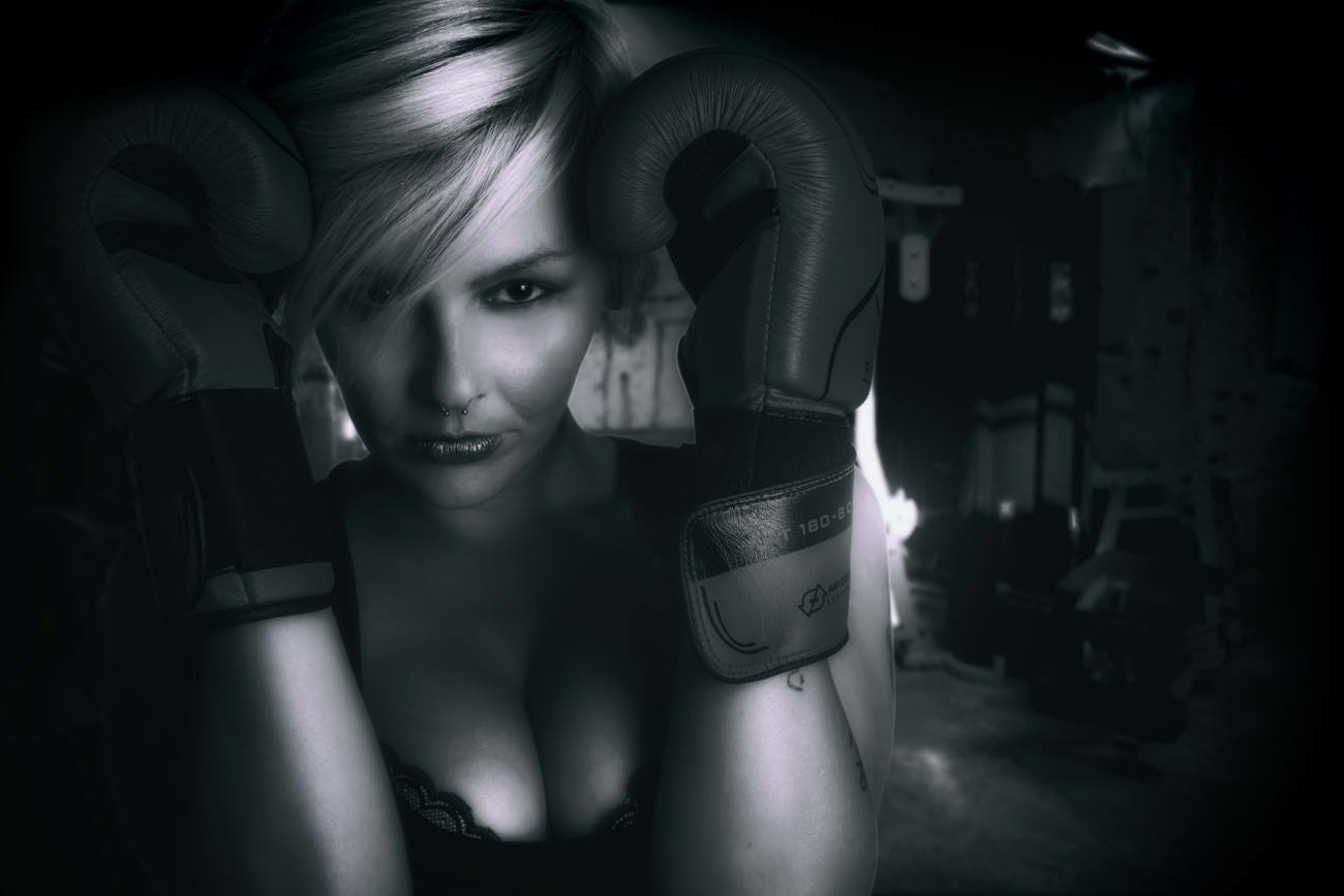 Boxing girl