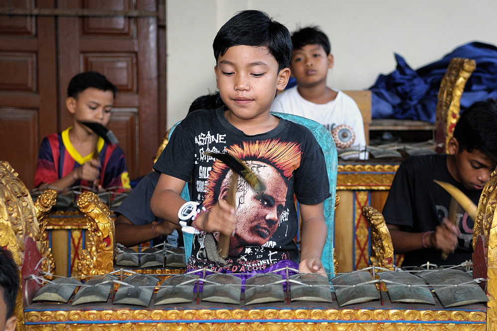 Boy playing the Gambang