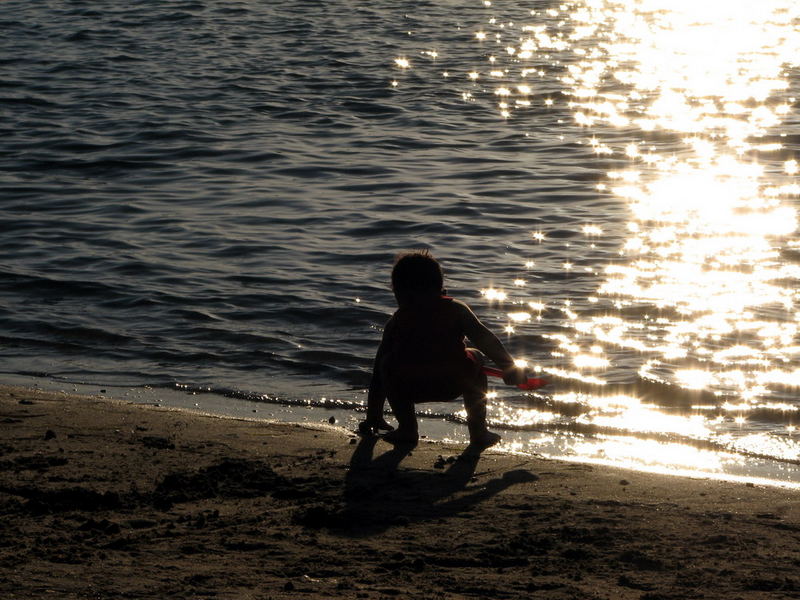 boy&sea