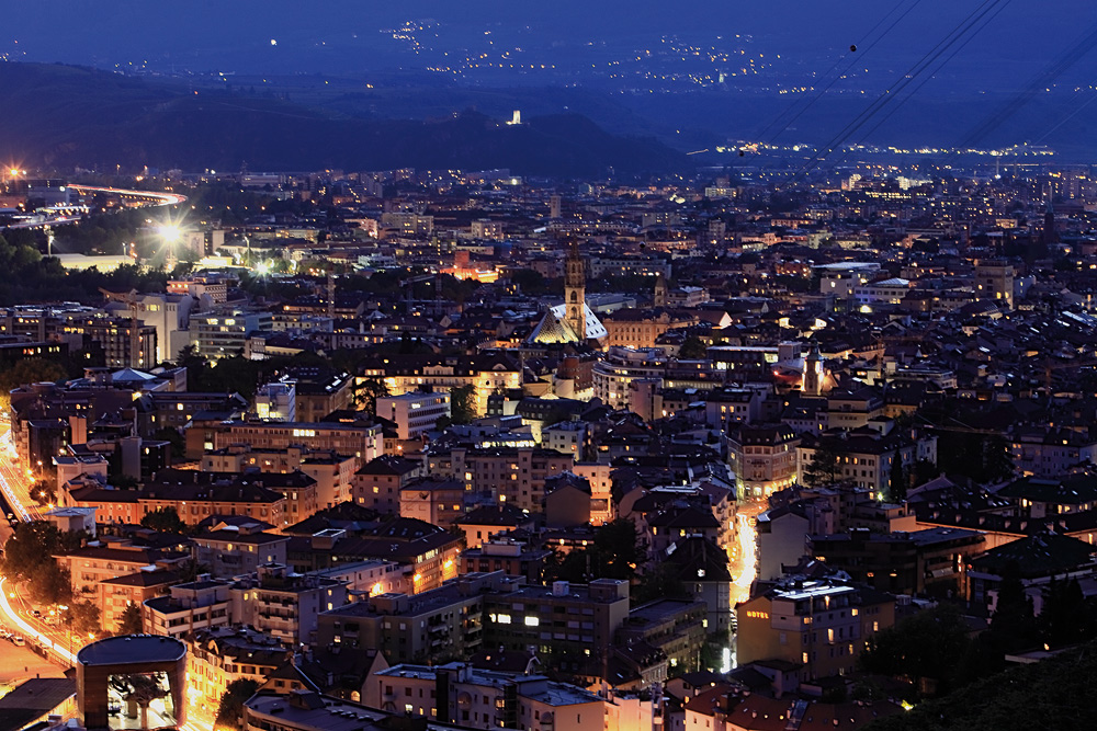 Bozen in der Nacht