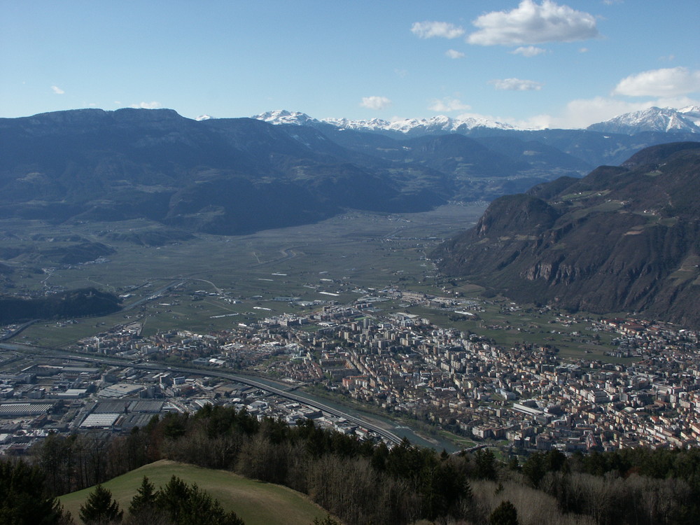 Bozen vom Aussichtsturm Kohlern !