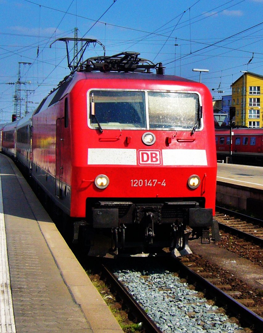 BR 120 in Nürnberg Hbf
