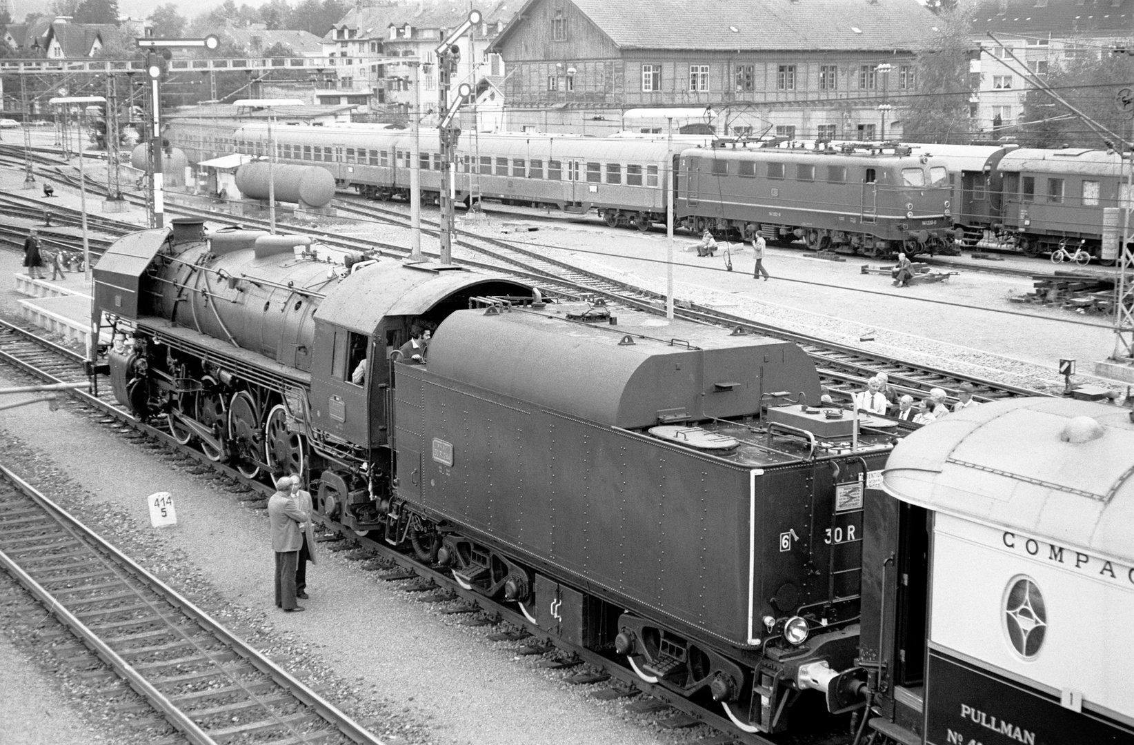 BR 141R Nr.1244 bei einer Sonderfahrt in Konstanz im Sommer 1982