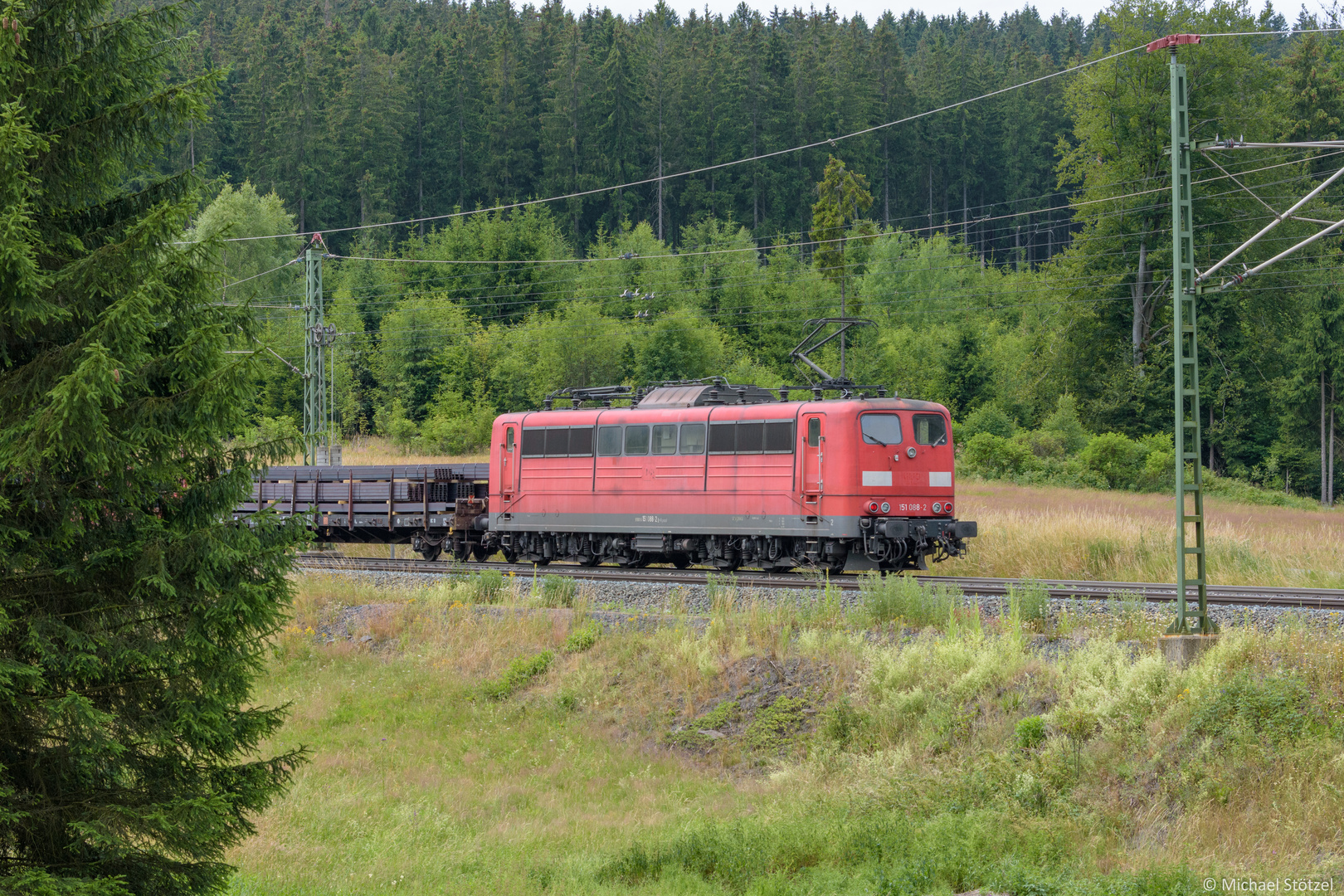 BR 151 088 als Schublok im Frankenwald (05.07.2019)