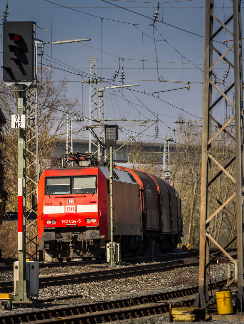 BR 152 mit Güterzug