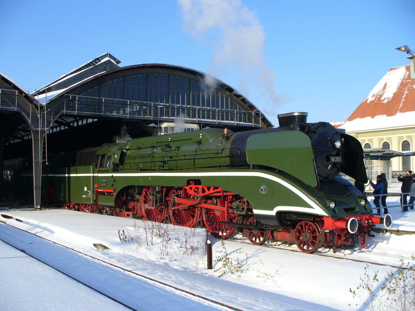 BR 18 - 201 im Bahnhof Görlitz