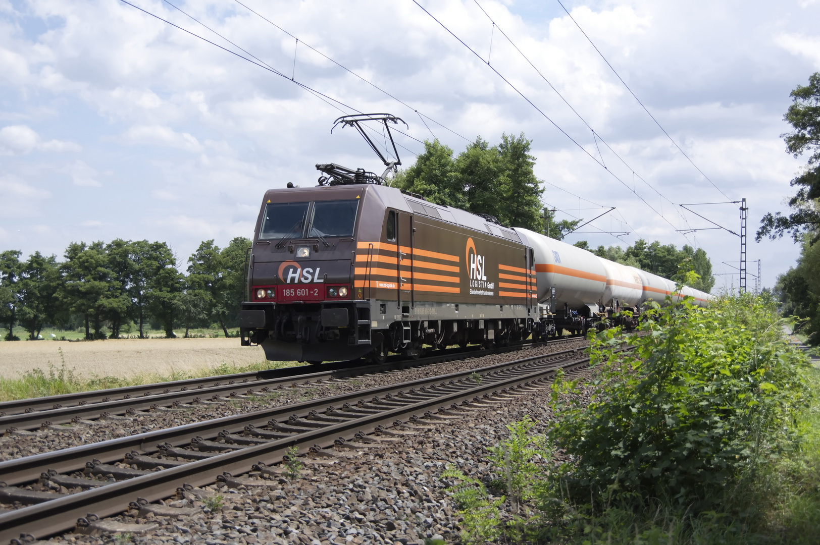 BR 185 601-2 HSL mit einem Kesselzug 