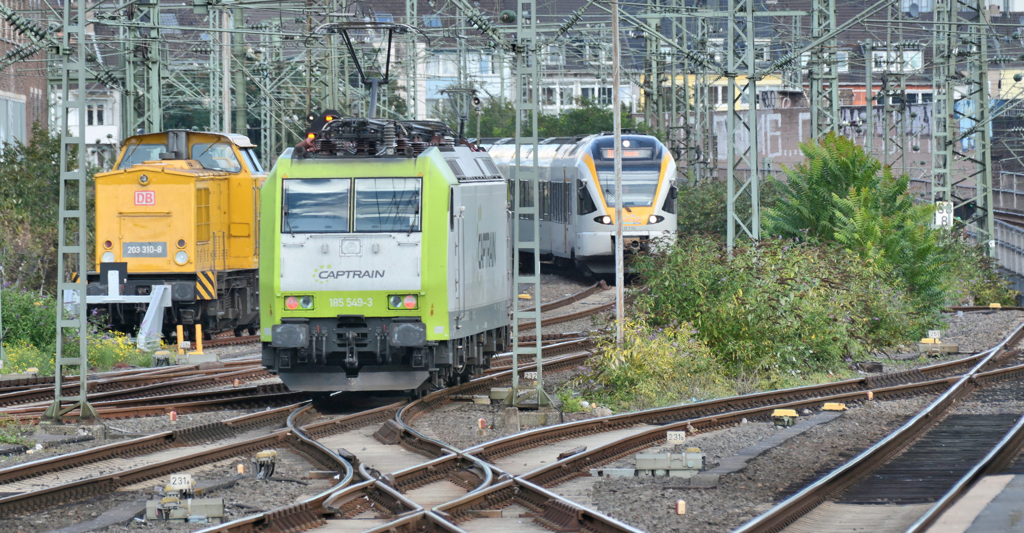 BR 185;  BR 203;  ET 7.04 im HBf Düsseldorf