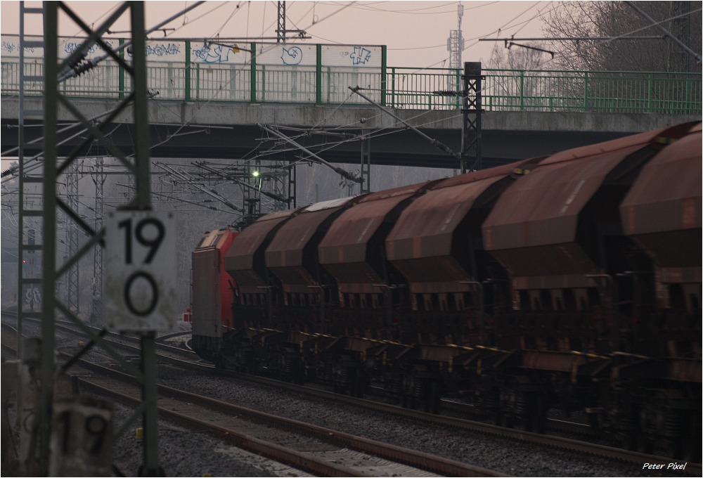 BR 185 mit Güterzug und "Fünkchen"