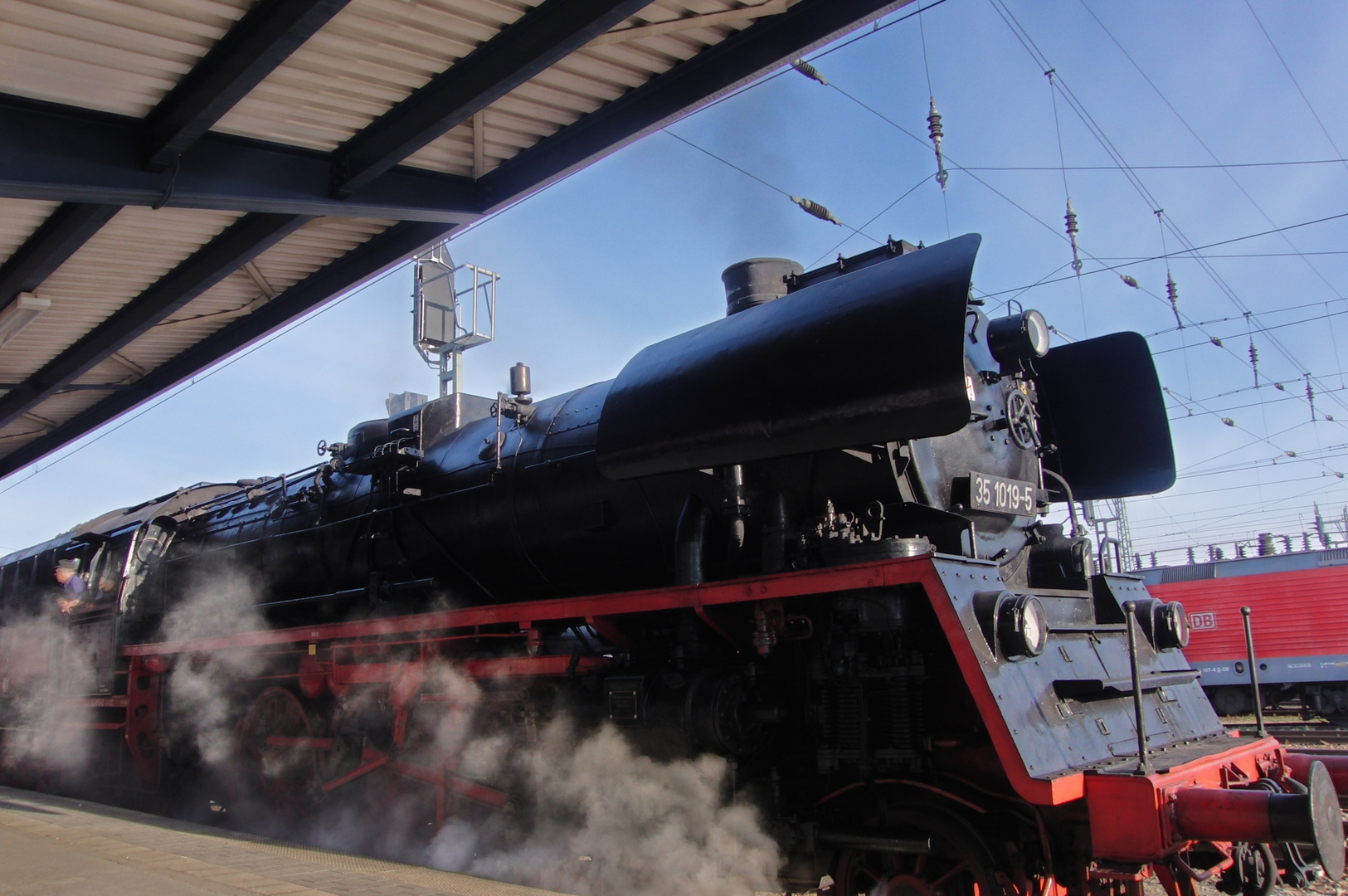 Br 35 auf dem Cottbus Hbf am 7. Mai 2011