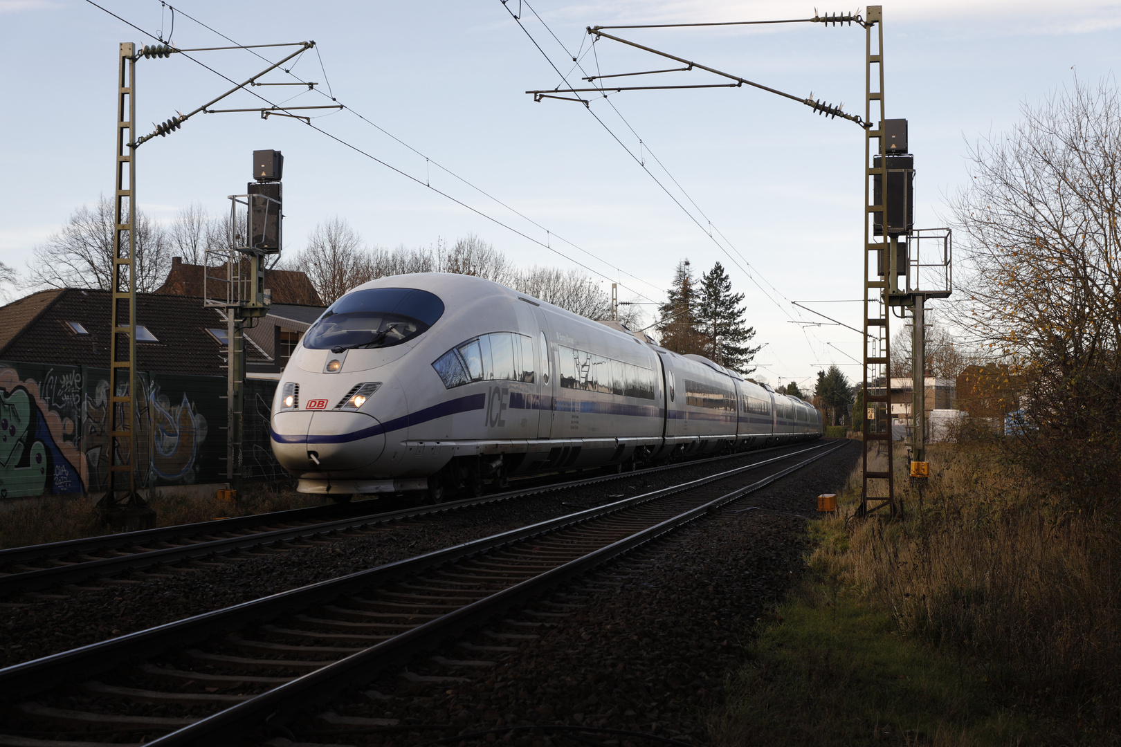 BR 406 mit blauem Streifen