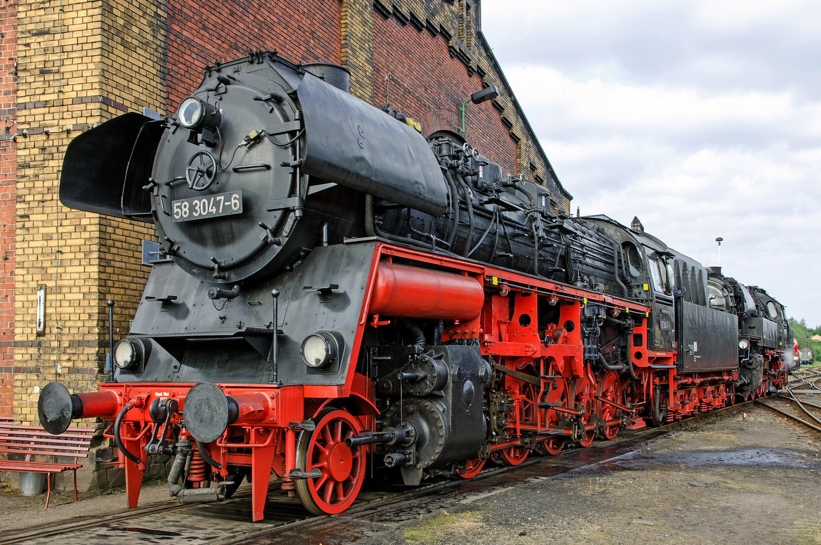  BR 58 3047-6 geschoben von BR 65 1049-9  Hilbersdorf 2011  