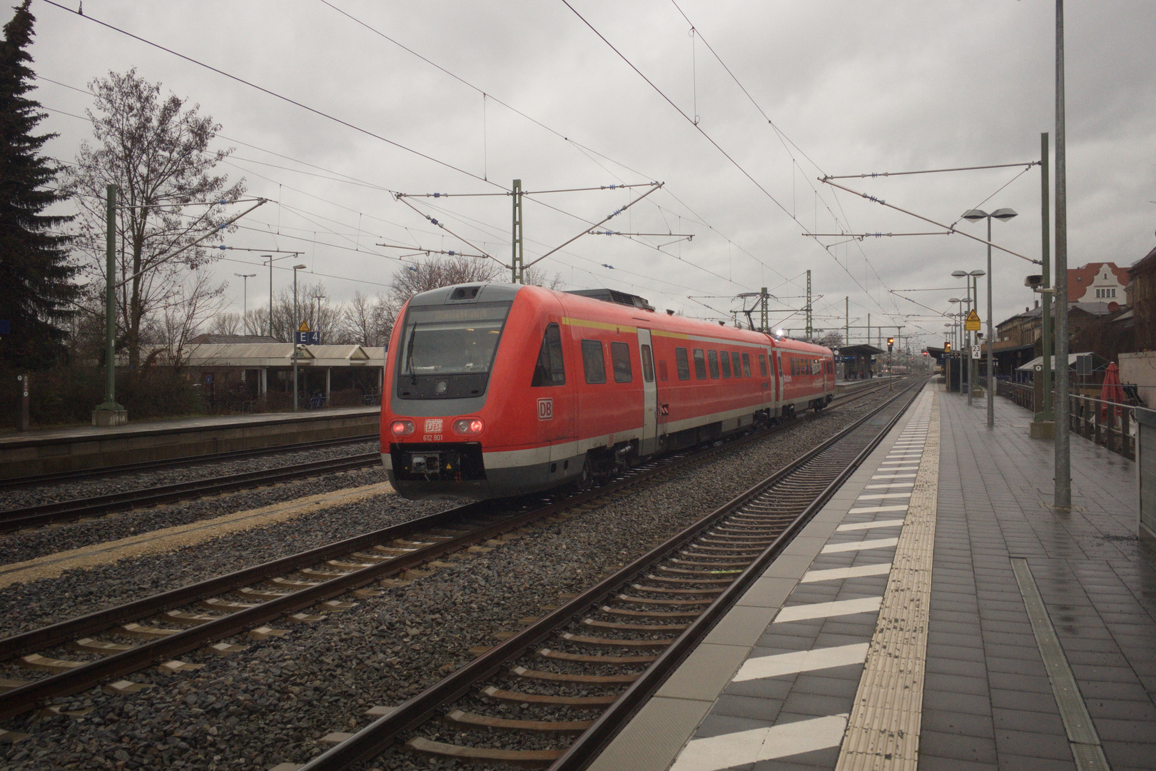 BR 612 902 mit Stromabnehmer von DB Systemtechnik in Erlangen