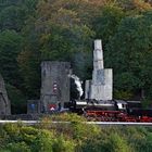 BR52 6106 vor der Ruine Hardenstein