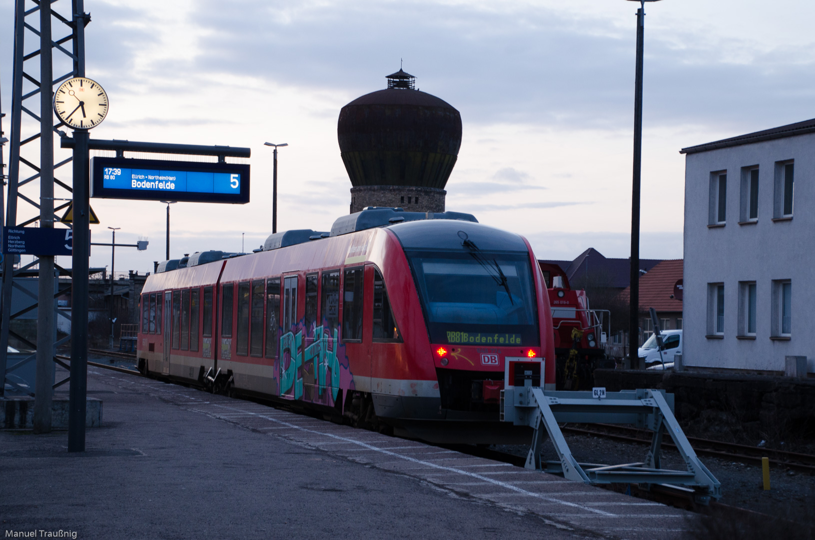 BR648 wartet auf den Abfahrauftrag