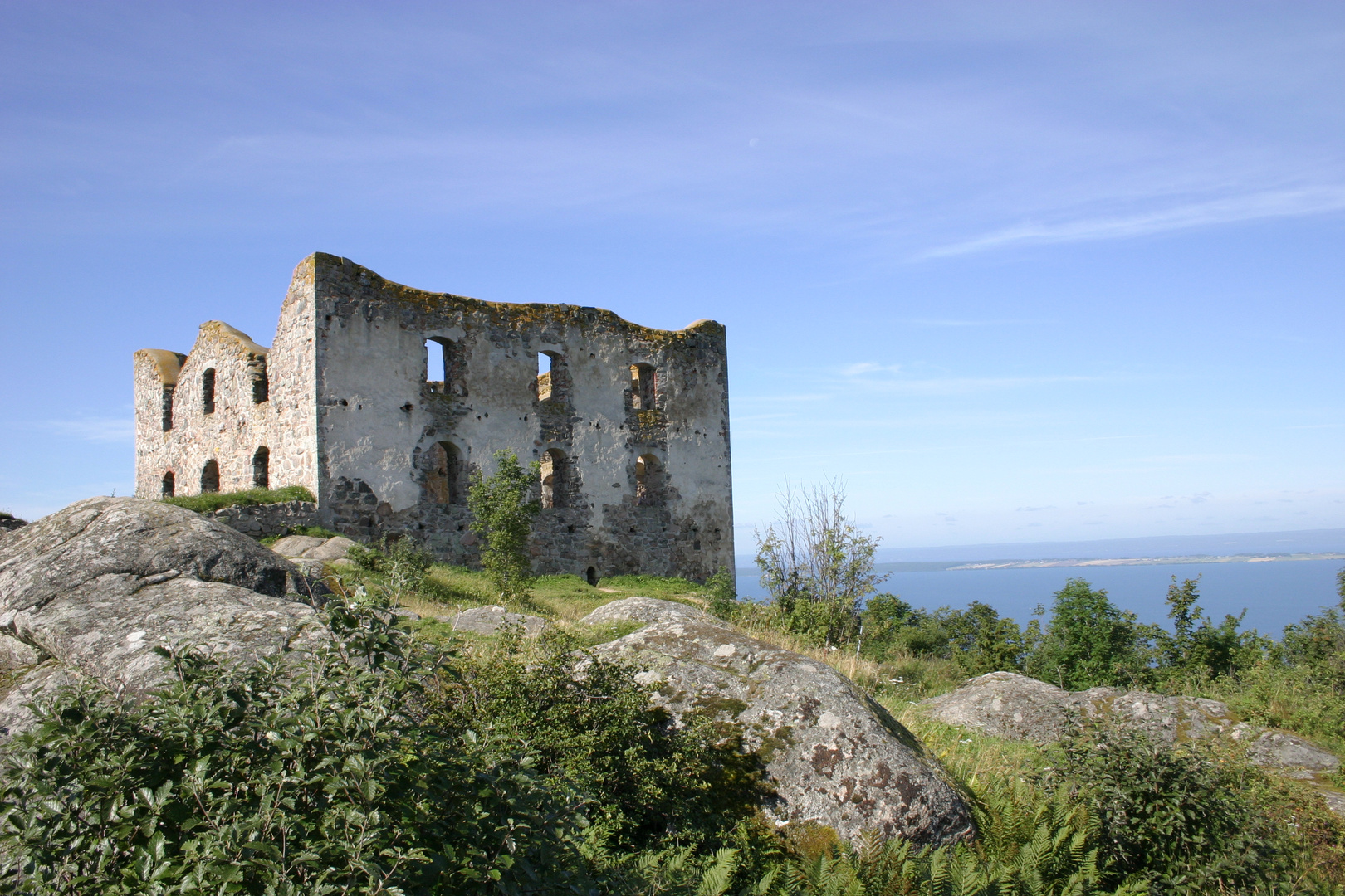 Brahehus hoch über dem Vätternsee in der Nähe des Ortes Gränna.