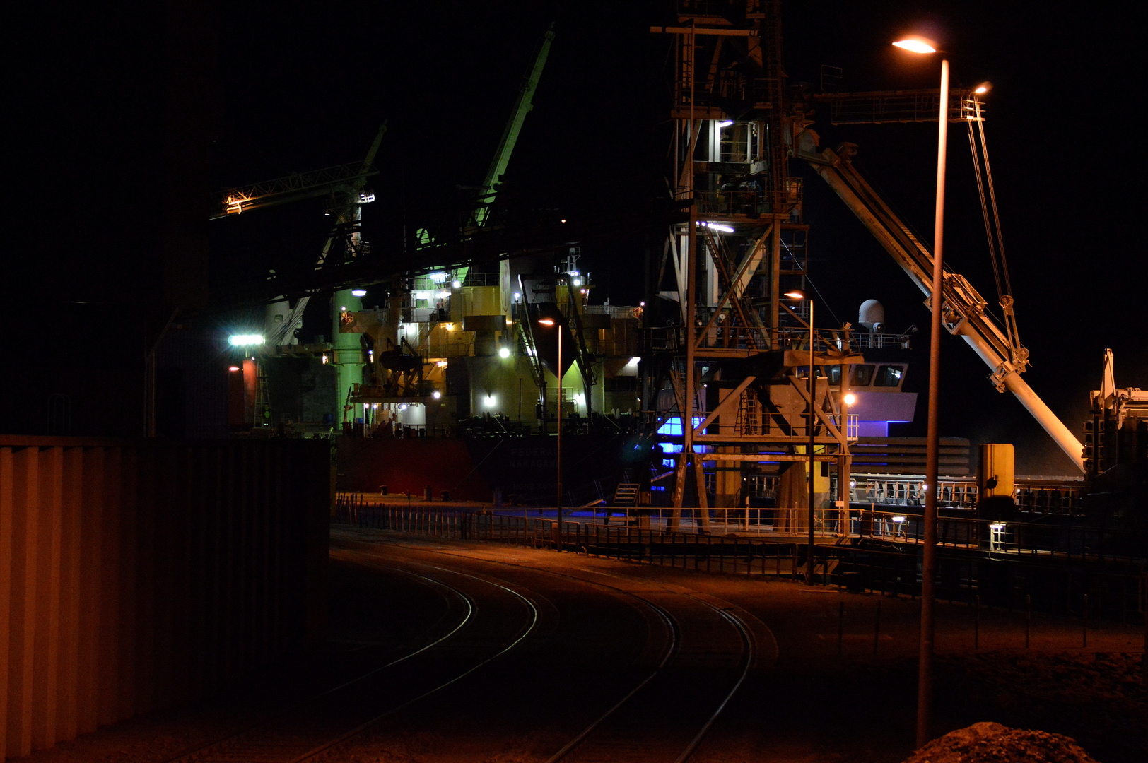 Braker Hafen bei Nacht