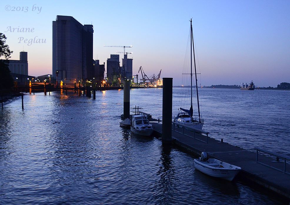 Braker Hafen in der Nacht