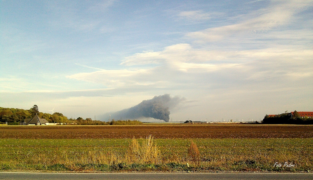 Brand einer Lagerhalle...