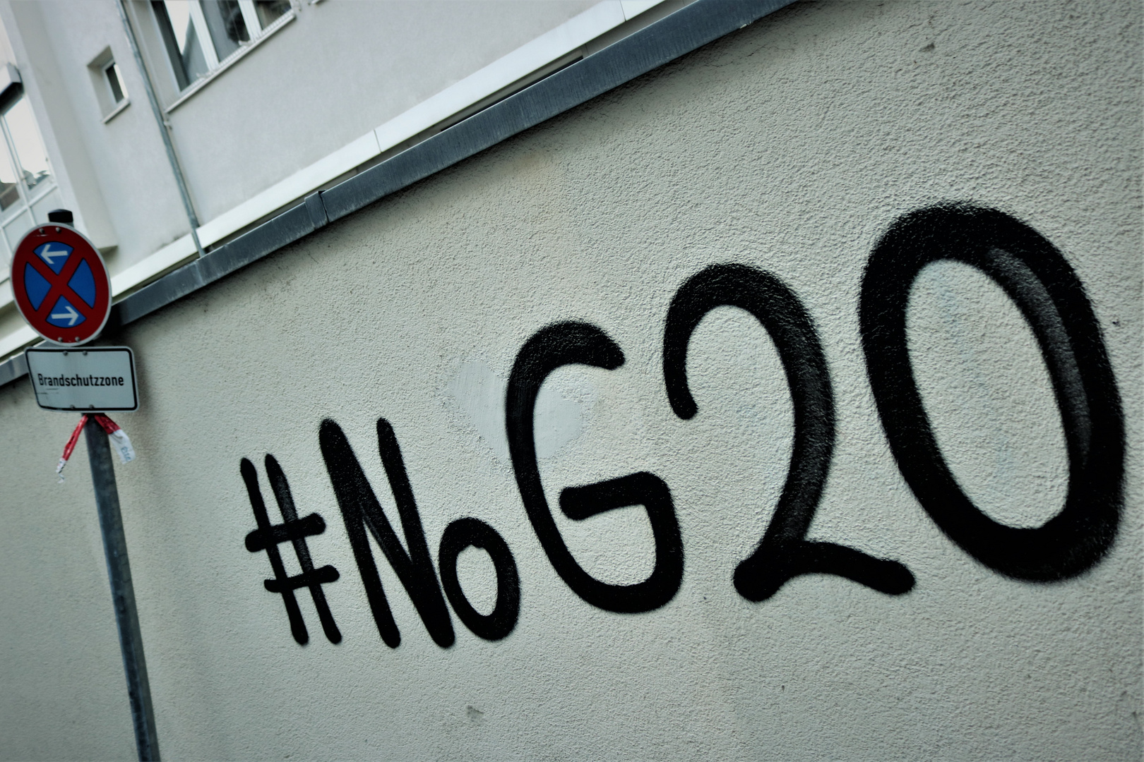 BRAND SCHUTZ ZONE G20 streetart