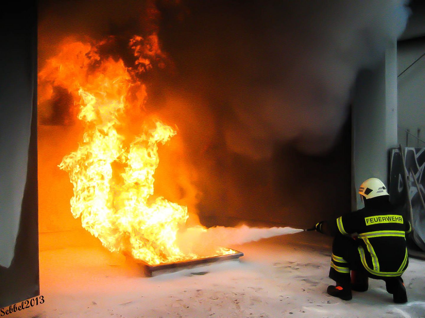 Brandbekämpfung mit Feuerlöscher