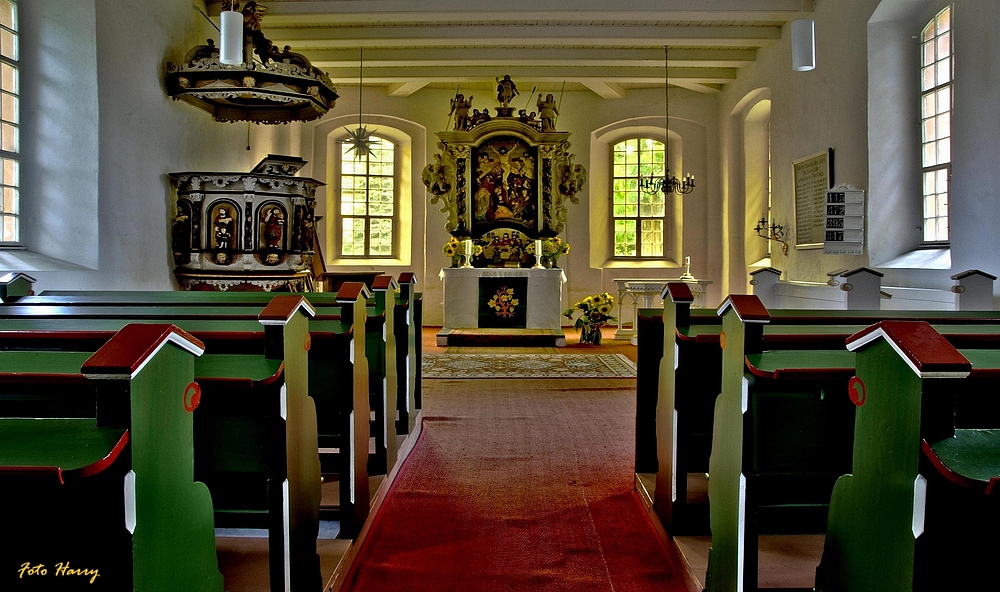 Brandenburger Kirchen,- die Dorfkirche Satzkorn.