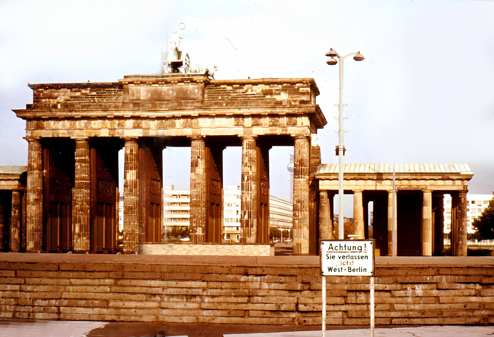 brandenburger tor 1980 morgens um 4,00