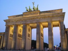 Brandenburger Tor bei Abenddämmerung