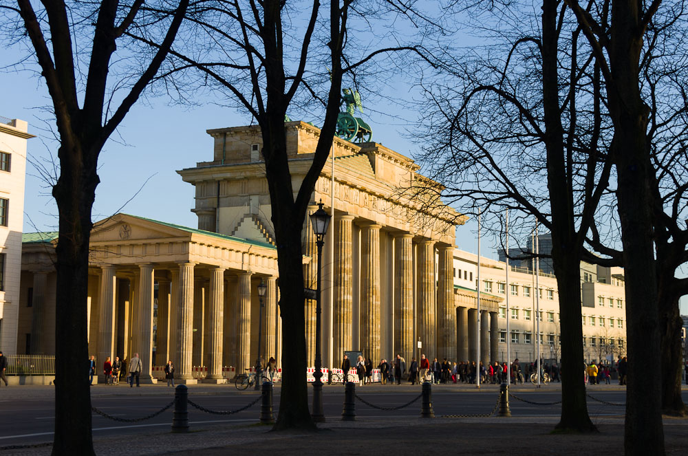 Brandenburger Tor bei Frühlingssonne