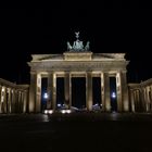 Brandenburger Tor bei Nacht.