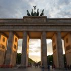 Brandenburger Tor Berlin bei Sonnenuntergang