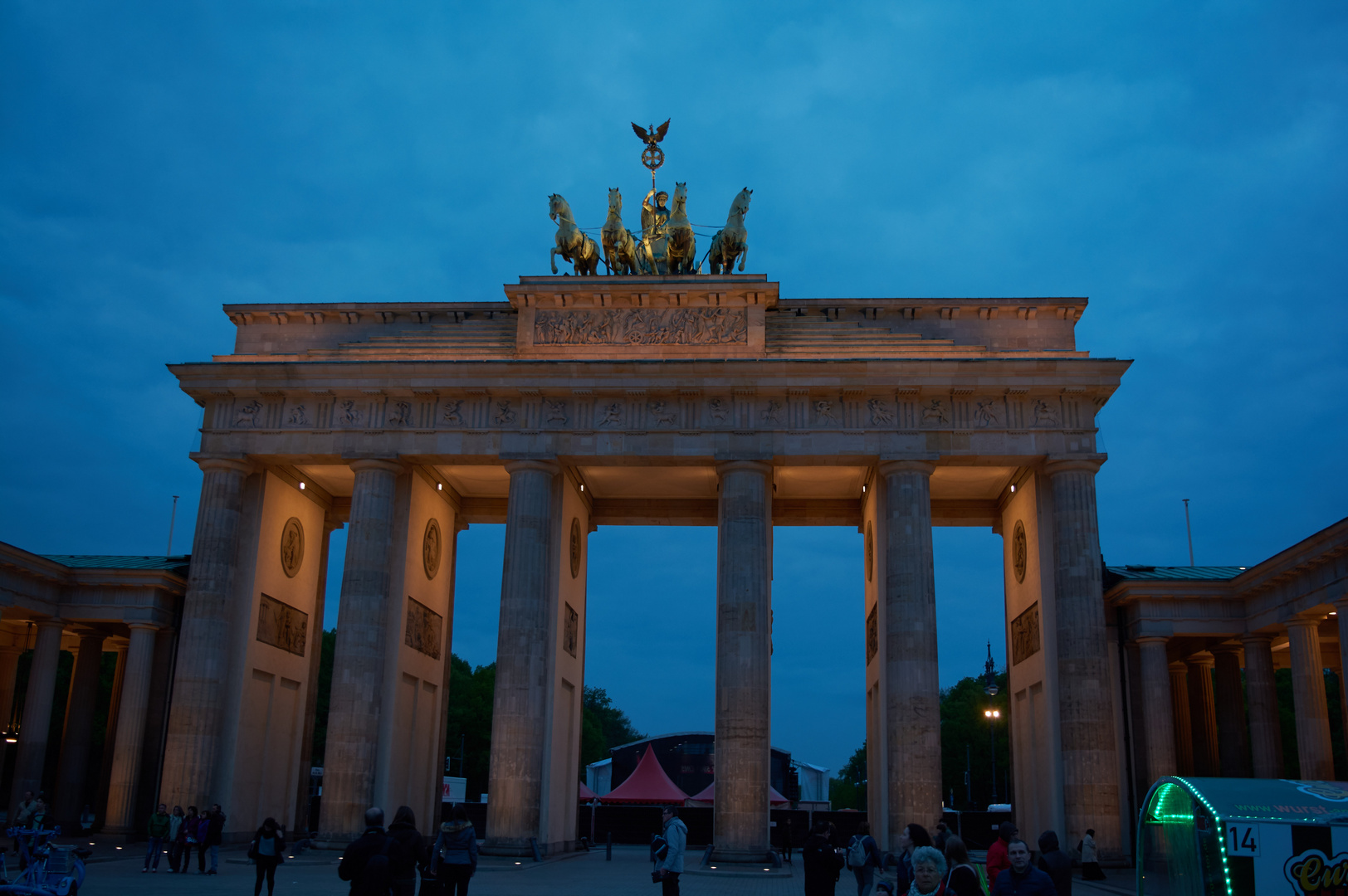 Brandenburger Tor Berlin in der blauen Stunde