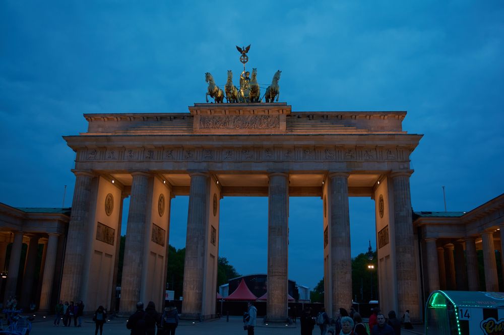 Brandenburger Tor Berlin in der blauen Stunde
