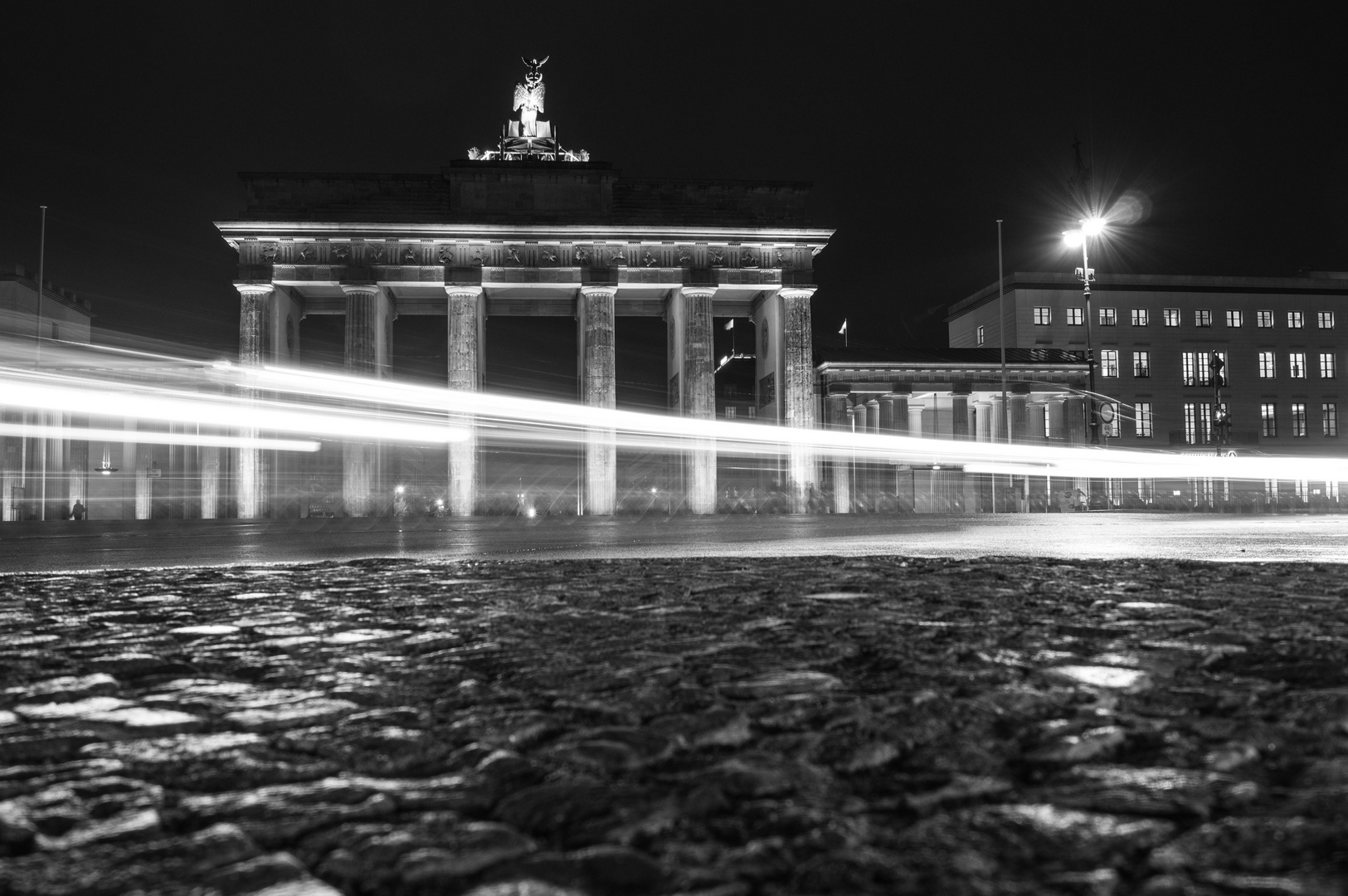 Brandenburger Tor - Drive By