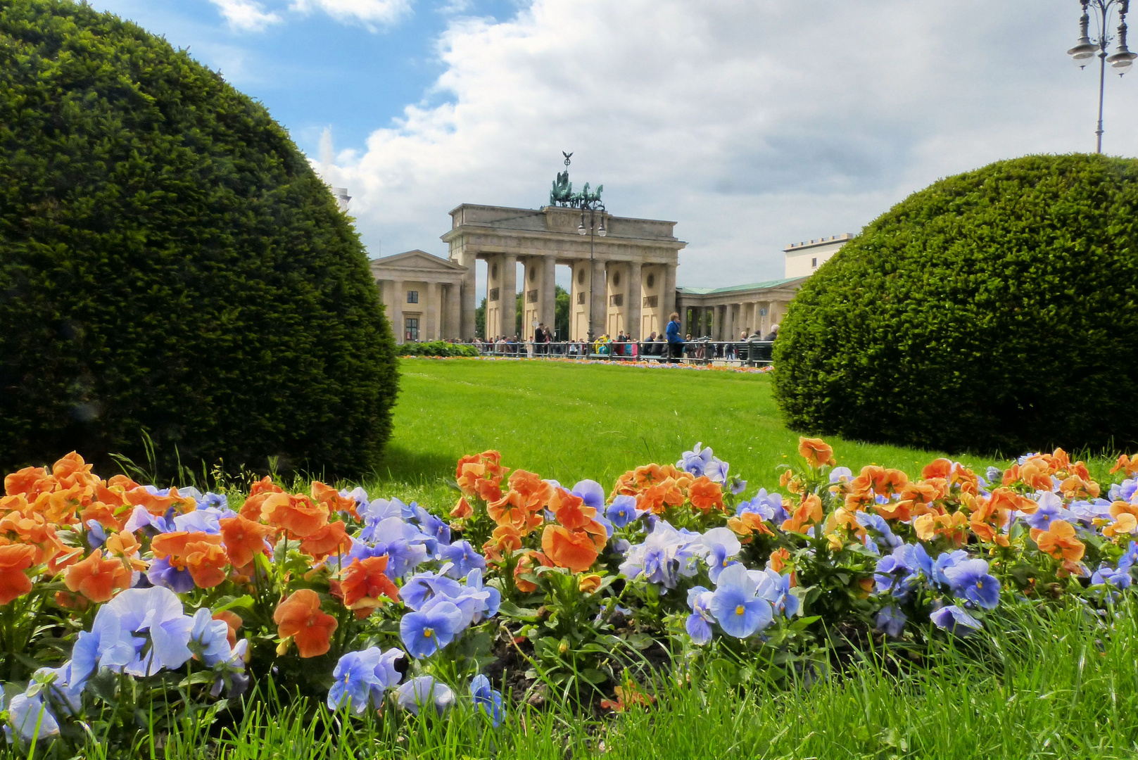 Brandenburger Tor im Frühling